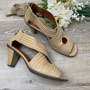 Gentle Souls “Osaka Rama” by Kenneth Cole